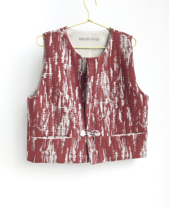 O*, gilet #001 - jaquard red