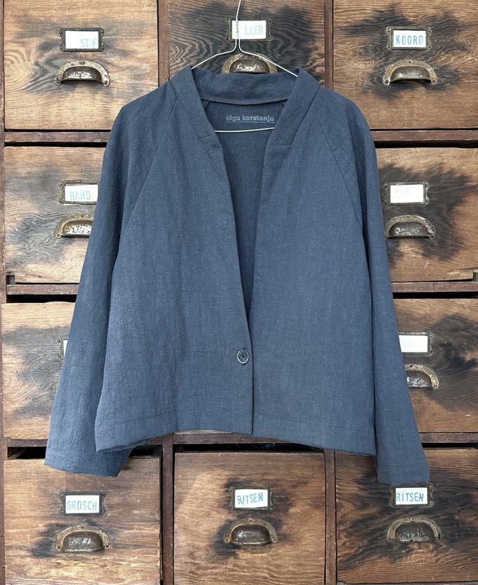 O*, jacket #002 bold - blue