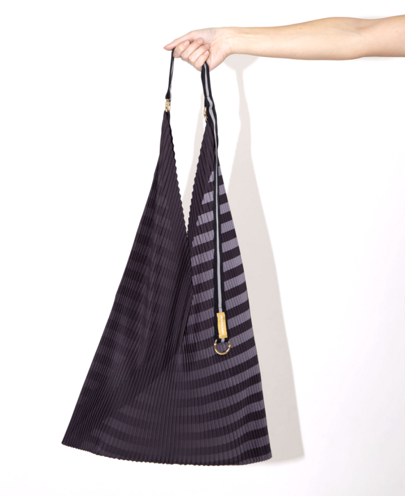Multitudes, pleated Y bag / + colors
