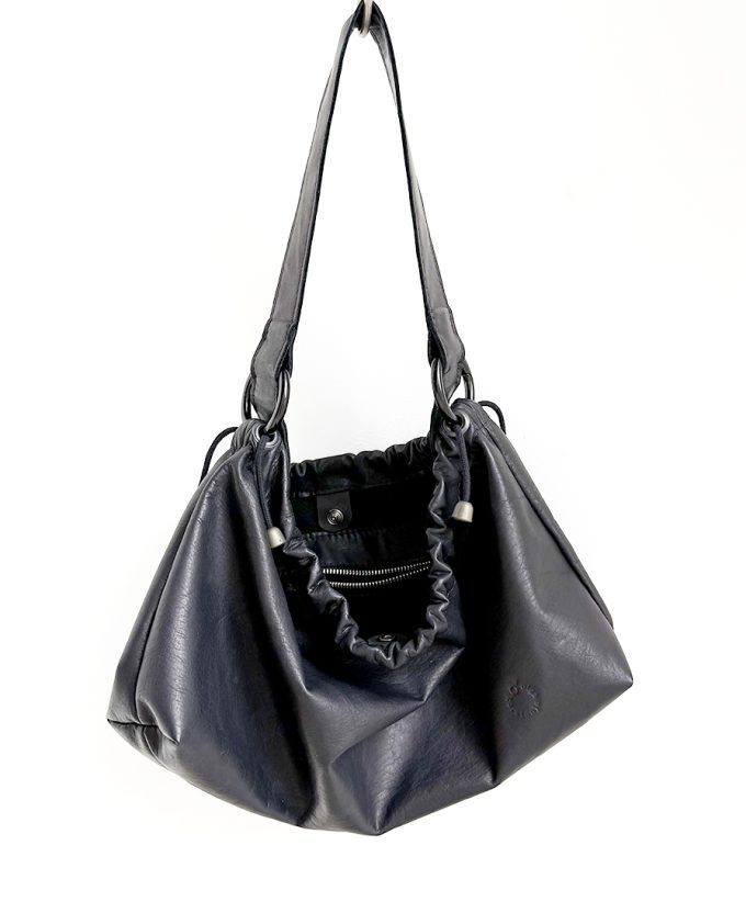 O*, pleated bag - black - Image 3