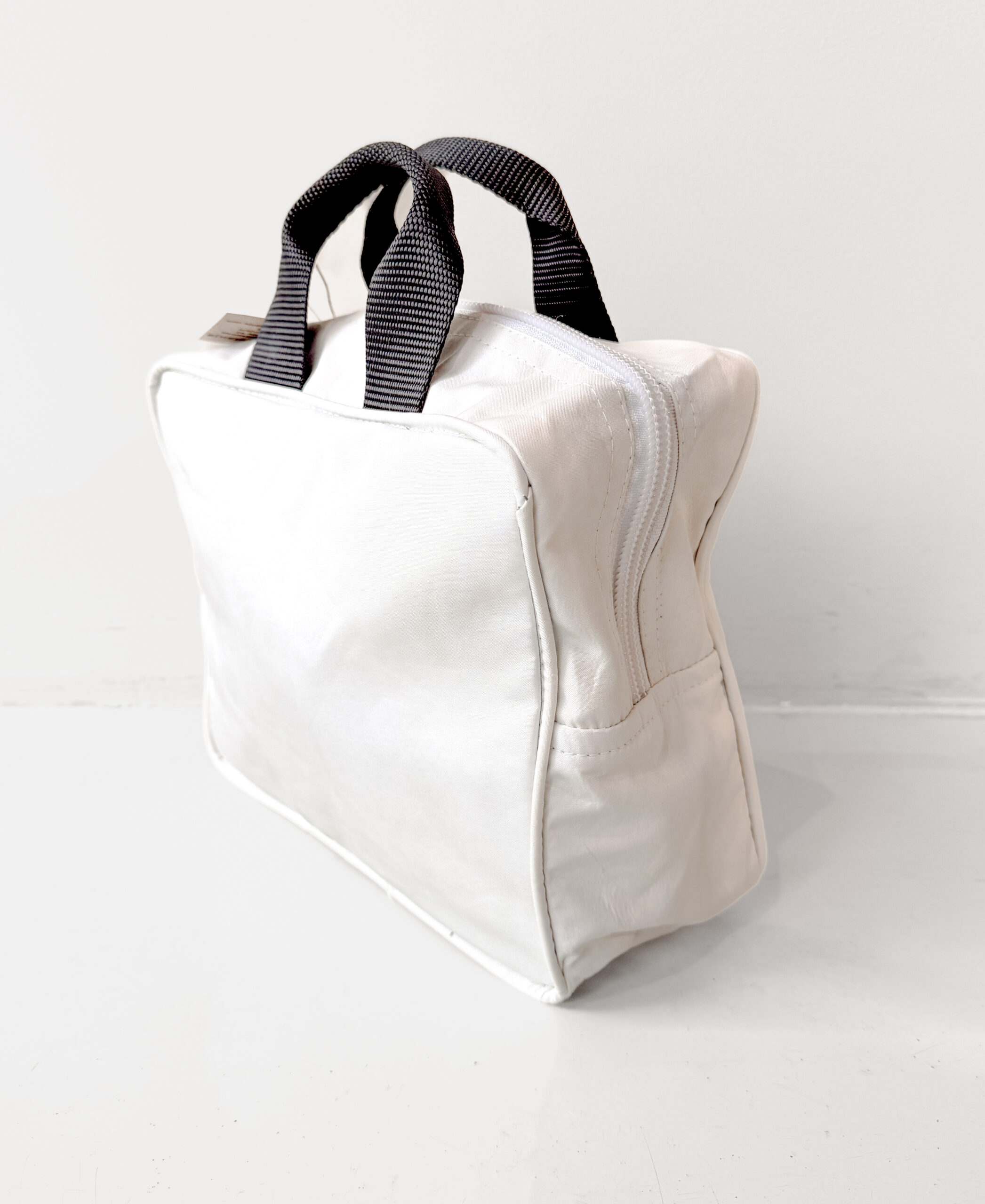 puebco, snow jacket handbag - Image 3