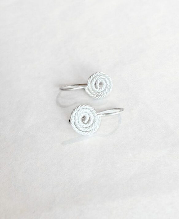 nolda vrielink, earrings remolino, silver