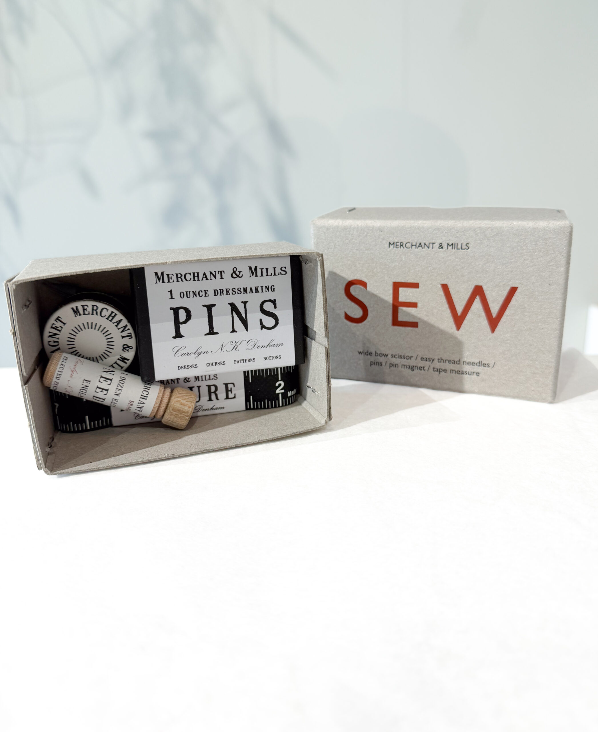 Merchant and mills, sew box
